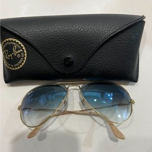 Ray ban aviators blue gradient